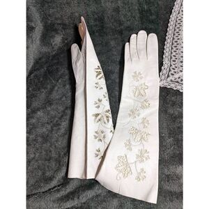 RENATA long white cut out embroidered Italian leather gloves NWT. From Florence